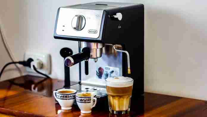 DeLonghi ECP33 21 Espresso Coffee Machine