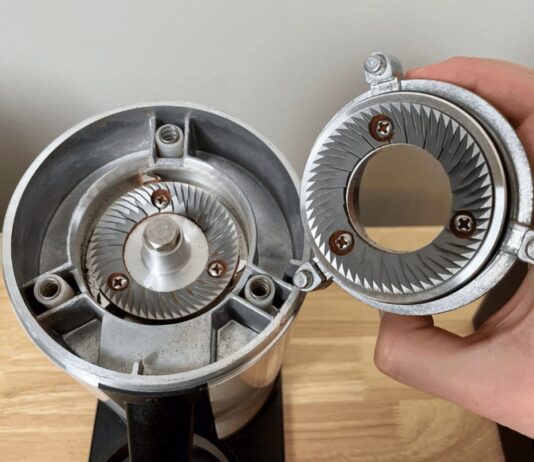 whats the difference between a conical and flat burr coffee grinder