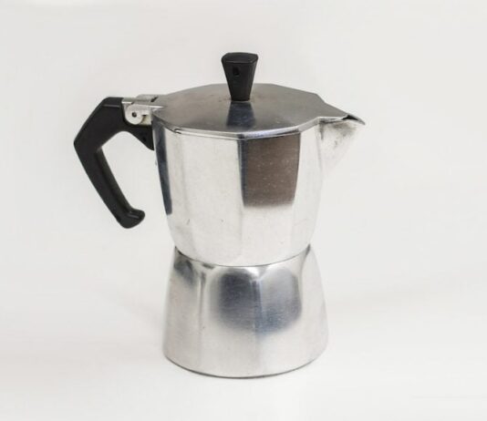 why does my bialetti coffee taste burnt