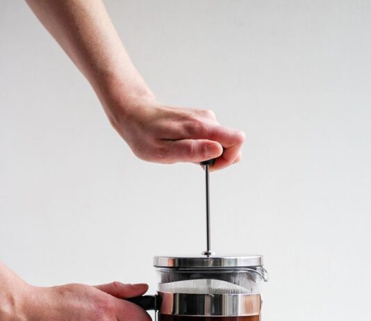 how do you use a french press coffee maker