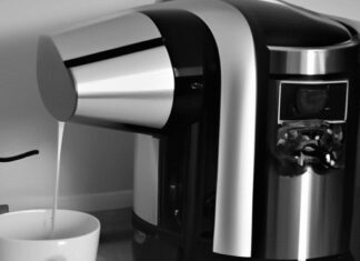 what features should i look for when buying a coffee maker